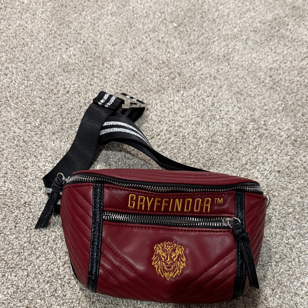 Gryffindor Fanny Pack Danielle Nicole NWOT